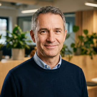 James Mitchell, identifié comme chef de la direction chez Mésange Capitoire, photo de profil